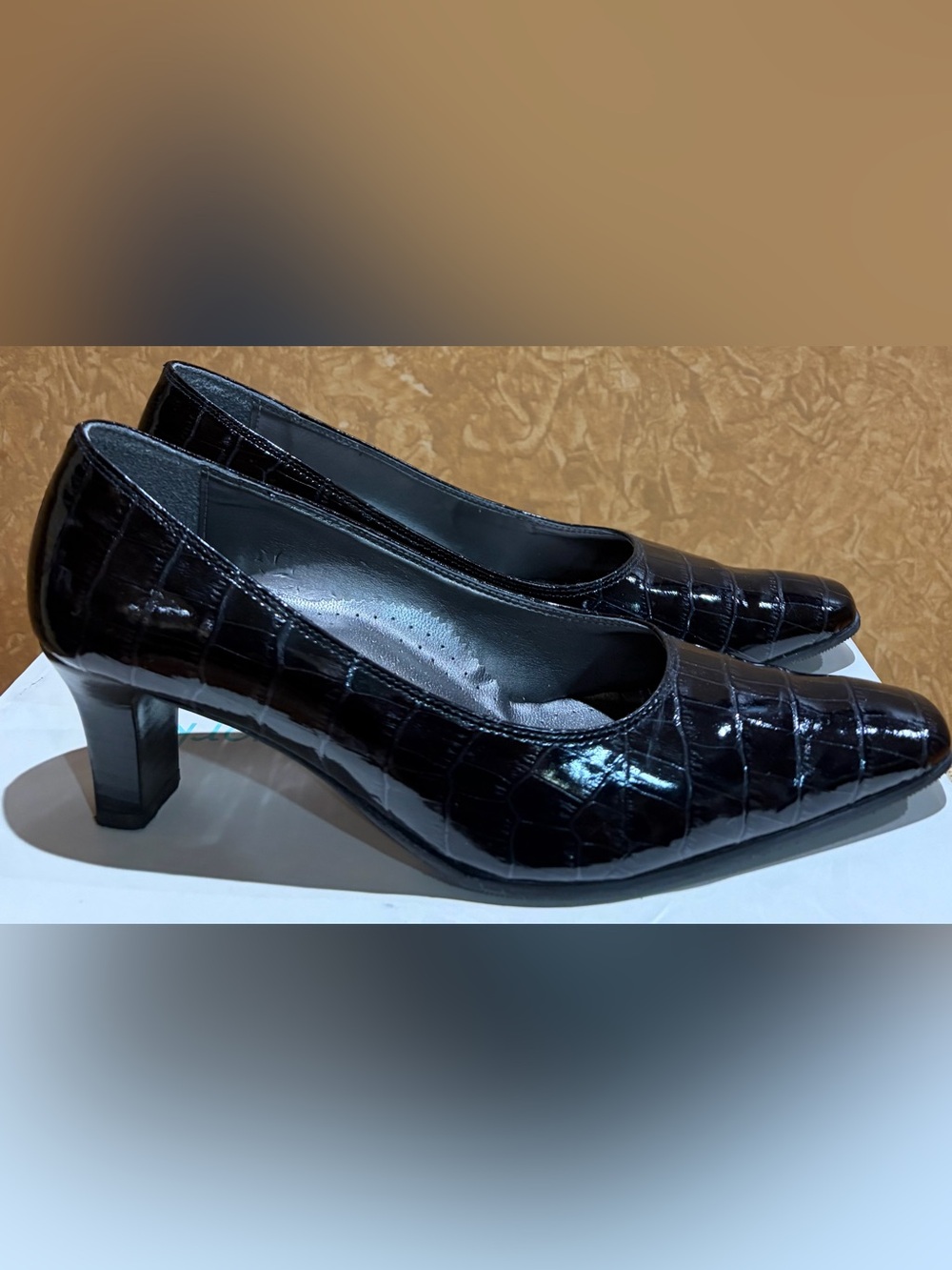 Women’s Pointed Heels, Size 38 - Picture 3 of 6